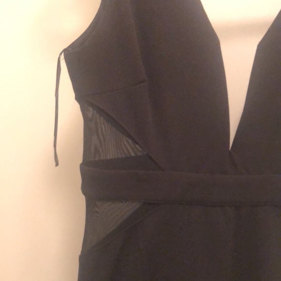 WINDSOR Black fitted dress with mesh side detail - Picture 4 of 6